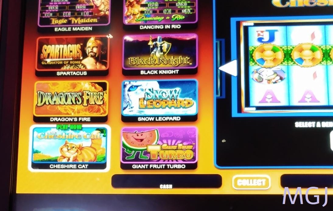 Best Time to Play Online Slots - Slots Win Surrounded by Christmas Lights - MGJ