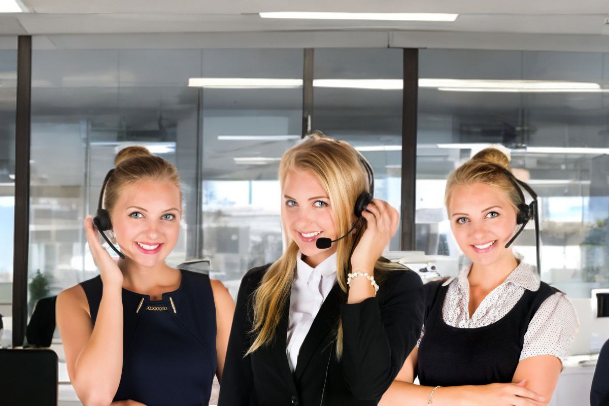 Customer service in a casino - Three women wearing phone headsets - MGJ