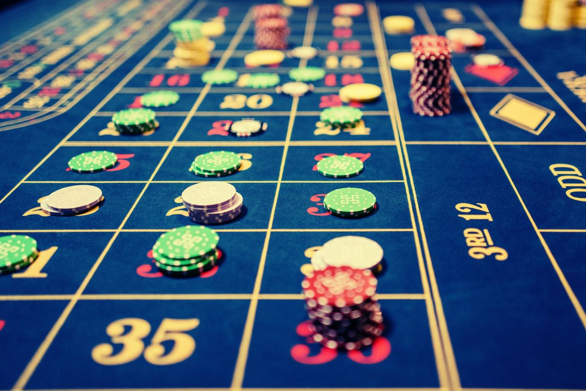 Roulette Table - Casino Bankroll - MGJ